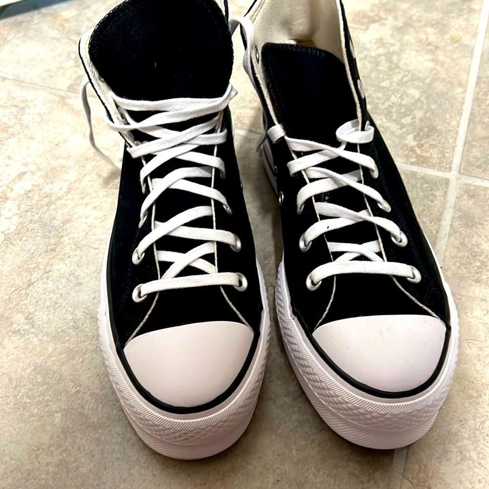 Converse shoes never worn